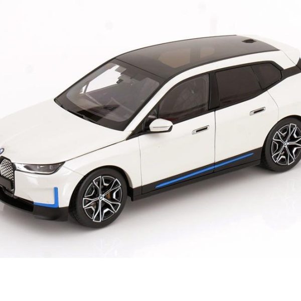 1:18 BMW iX X-drive White Metallic Miniatur Diecast by Minichamps
