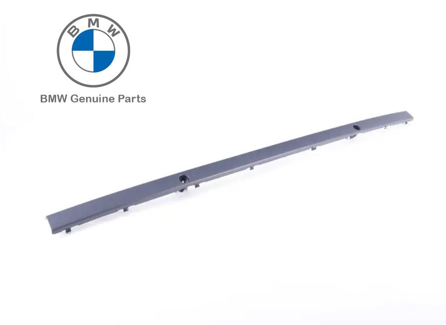 51127005944_A Original BMW E39 LCI Trim Lis Moulding Bemper Belakang PDC Tengah - Image 1