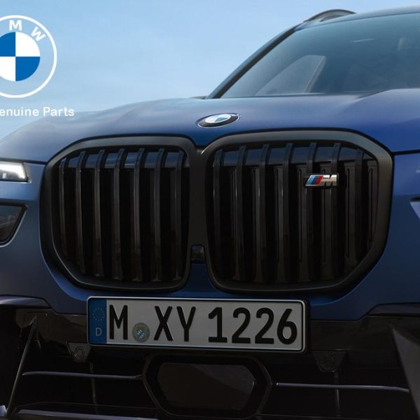 Original BMW G07 X7 LCI Facelift M Kidney Grill High Gloss Black Hitam