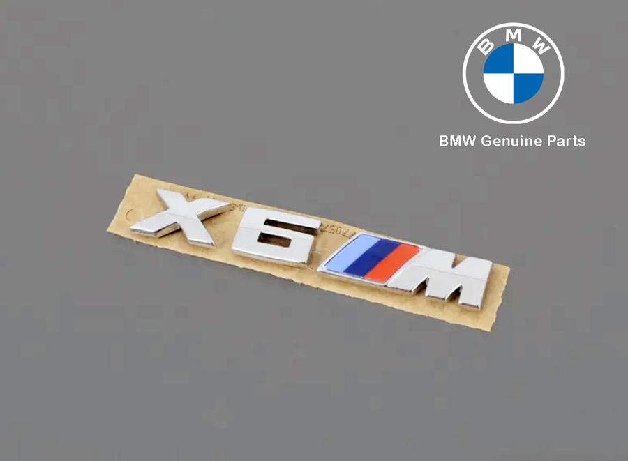 51138063150_A Original BMW F86 X6M X6 M Emblem Grill Depan KIRI 51138063150 - Image 1