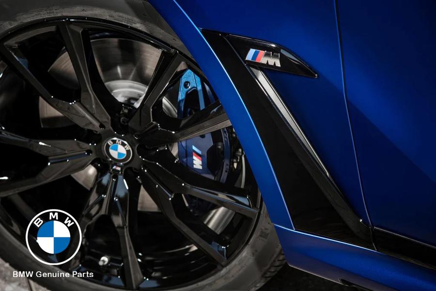 51145A1DAF1+51145A1DAF2_A Original BMW G07 X7 LCI M60i M Sport Side Fender Badge Emblem Samping - Image 1