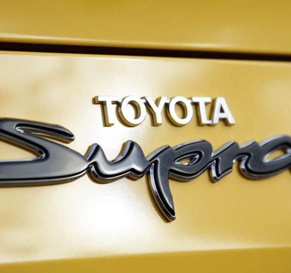 Original Toyota Supra J29 Emblem Bagasi belakang mobil