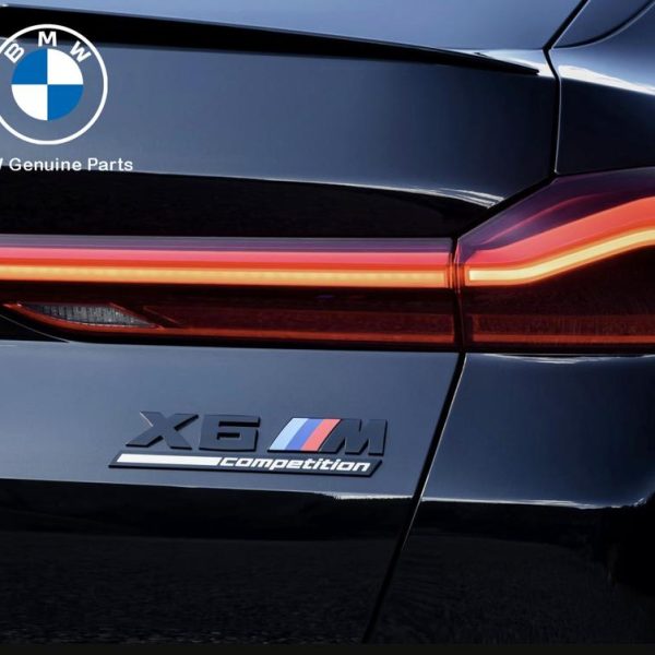 BMW F96 X6M Competition X6 M Gloss Black Emblem Bagasi belakang mobil