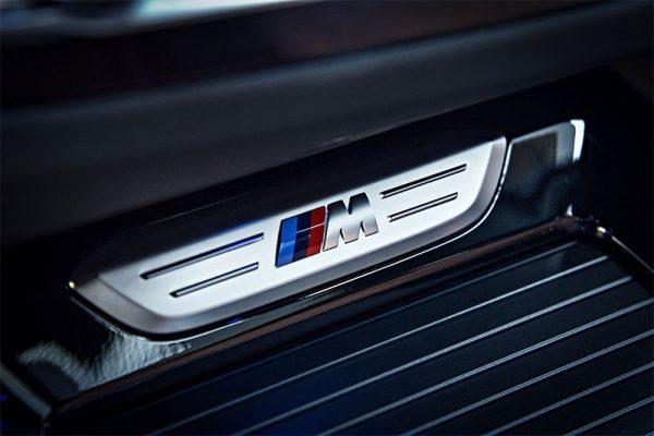 Original BMW G01 X3 G02 X4 M Sport Emblem Badge Interior Konsol Tengah