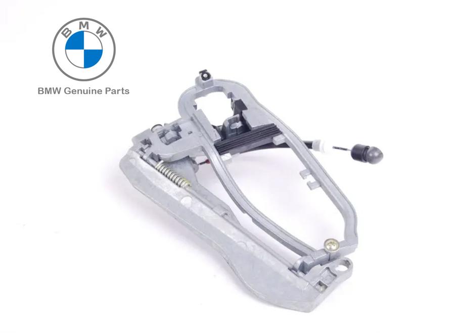 51218243615_A Original BMW E53 X5 Door Handle Carrier Bracket Pintu Depan KIRI - Image 1