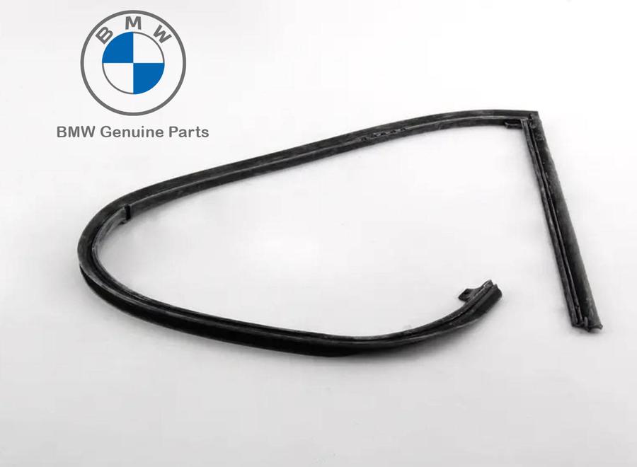 51221888214_A Original BMW E30 Karet Seal Bingkai Pintu Belakang KANAN 51221888214 - Gambar 1