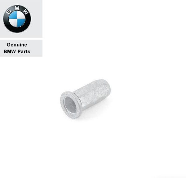 Ori BMW F30 F80 M3 Blind Rivet Nut untuk Kancing Talang Air Bagasi
