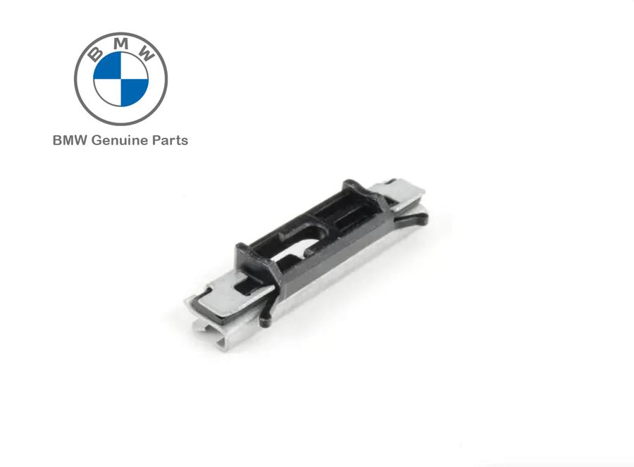 51317064098_A Original BMW E60 E70 X5 E71 X6 Drip Moulding Clip Karet Kaca Depan - Image 1