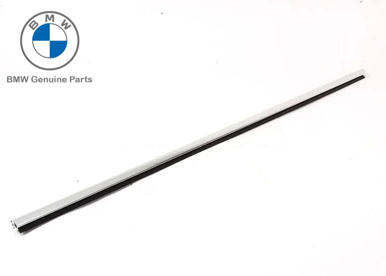 51328226105_A BMW E46 Coupe Chrome Pelipit Luar Karet Jendela Pintu DEPAN KIRI - Image 1
