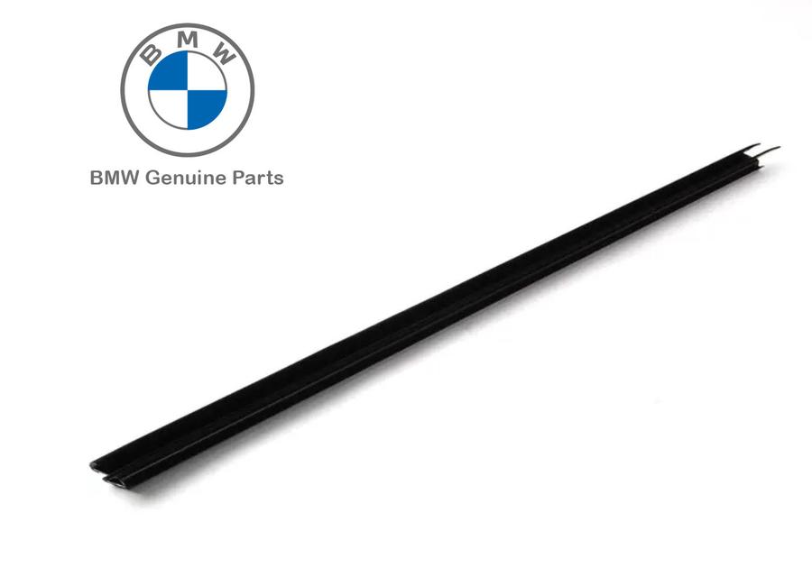 51338194702_A Original BMW E46 Sedan Pelipit Dalam Karet Jendela Pintu DEPAN KANAN - Image 1