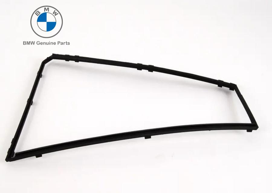51348190650_A Original BMW E39 Touring Seal Karet Kaca 1/4 Samping Belakang KANAN - Image 1