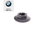 Original BMW E60 E6 Plastic Nut Clip Baut Talang Air Wiper Deck