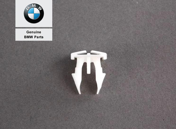 51718108613_A Original BMW E36 Clip Cover Dek Wiper Putih - Image 1