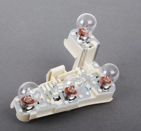 BMW E90 Bulb Socket Rumah Lampu Bohlam Mundur Belakang Sisi Luar KIRI