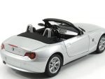 1:18 BMW E85 Z4 Roadster Silver Miniatur Diecast Dealer Edition by Kyosho - Gambar 3