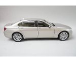 1:18 BMW F02 750Li 7 Series Cashmere Silver Miniatur Diecast Dealer Edition by Kyosho - Gambar 3