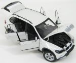 1:18 BMW E70 X5 White Miniatur Diecast Dealer Edition by Kyosho 80432153612 - Gambar 5