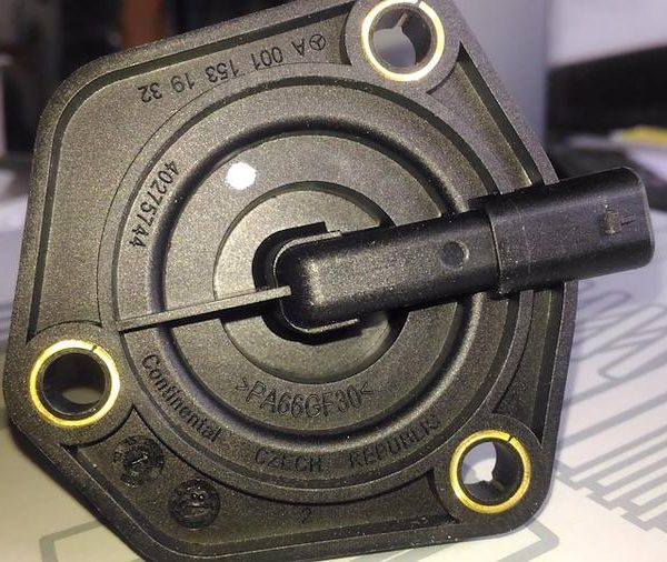Original Mercedes Sensor Oli Mesin M133 M270 M274 A0011531932