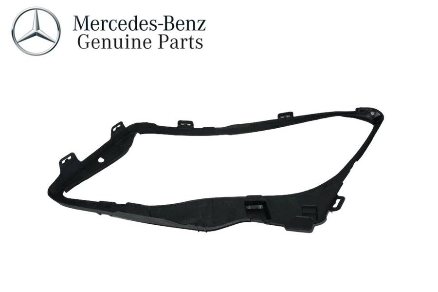 A1568260258_A Original Mercedes X156 GLA Gasket Seal Karet Lampu Depan KANAN - Image 1