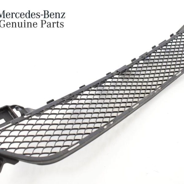 Original Mercedes W205 C Avantgarde Grill Bemper Depan Tengah
