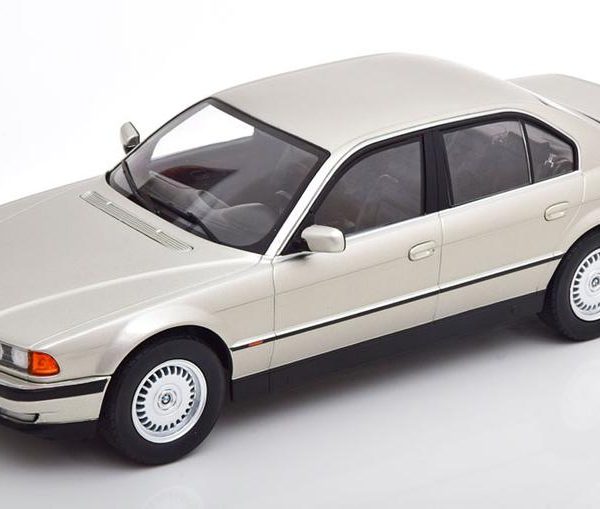 1:18 KK Scale BMW E38 7 Series Light Silver Miniatur Diecast
