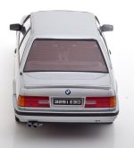 KK-Scale BMW E30 325i Coupe M Tech Package Silver Skala 1:18 - Image 5