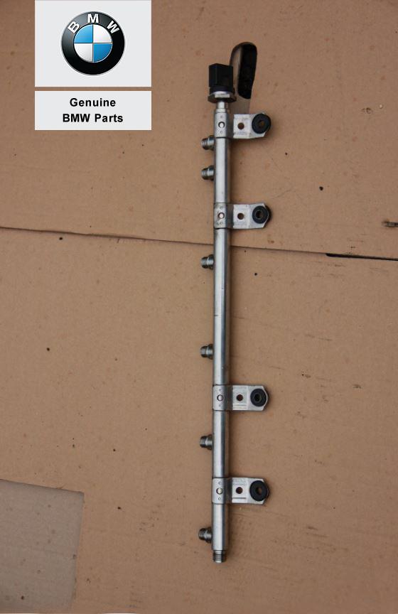 13537649710_A Original BMW F30 335i F32 435i F10 535i F87 M2 N55 Engine Fuel Rail - Image 1
