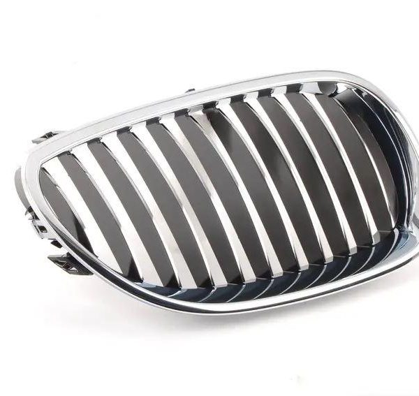 Original BMW E60 LCI Chrome Kidney Grill Facelift KANAN 51137065702