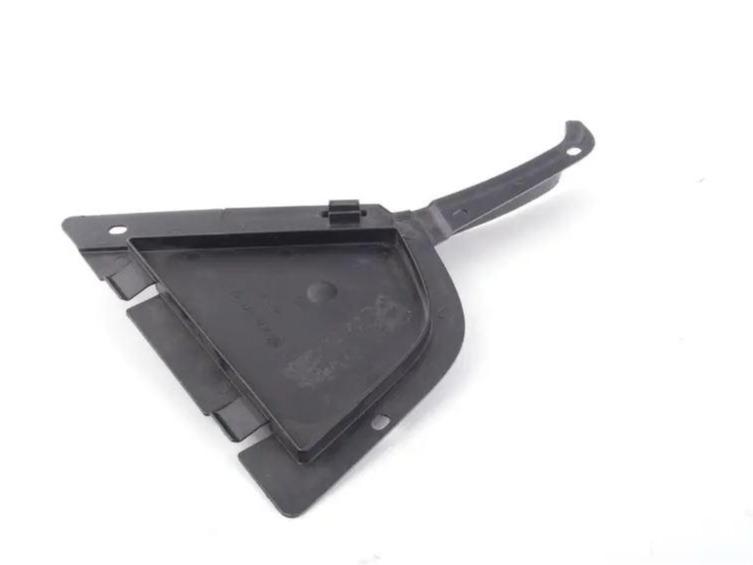 51711977117_A Original BMW E36 Cover Segitiga Bawah Fender Bemper Depan KIRI 51711977117 - Image 1