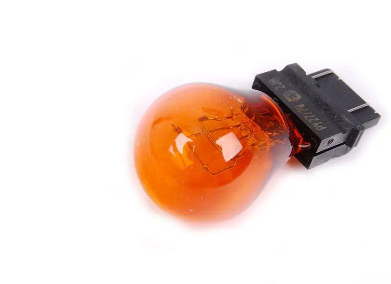63217164760_A Original BMW E53 X5 Facelift Bohlam Lampu Sen Depan S8 PY27 7W - Image 1