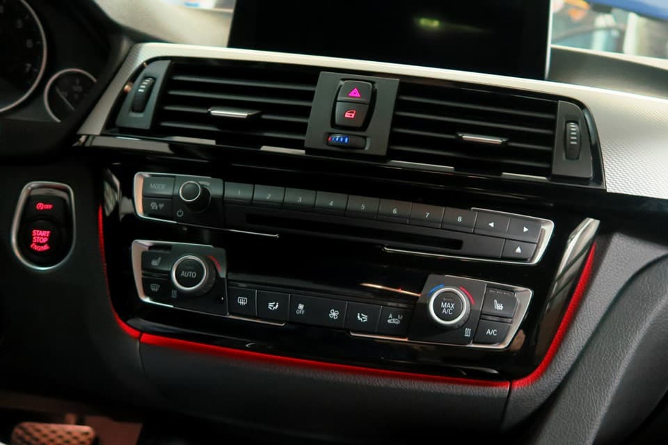 64119358940_A Original BMW F30 F32 F36 F80 M3 Cover Trim AC Facelift Ambient Light - Gambar 1