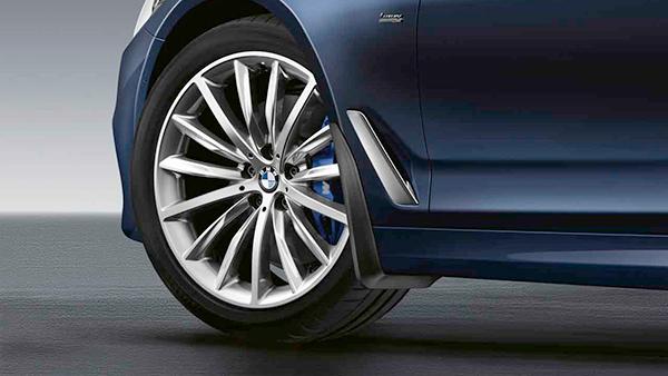 BMW G30 Sedan Original Mud Flaps / Pelindung Lumpur DEPAN 82162413632