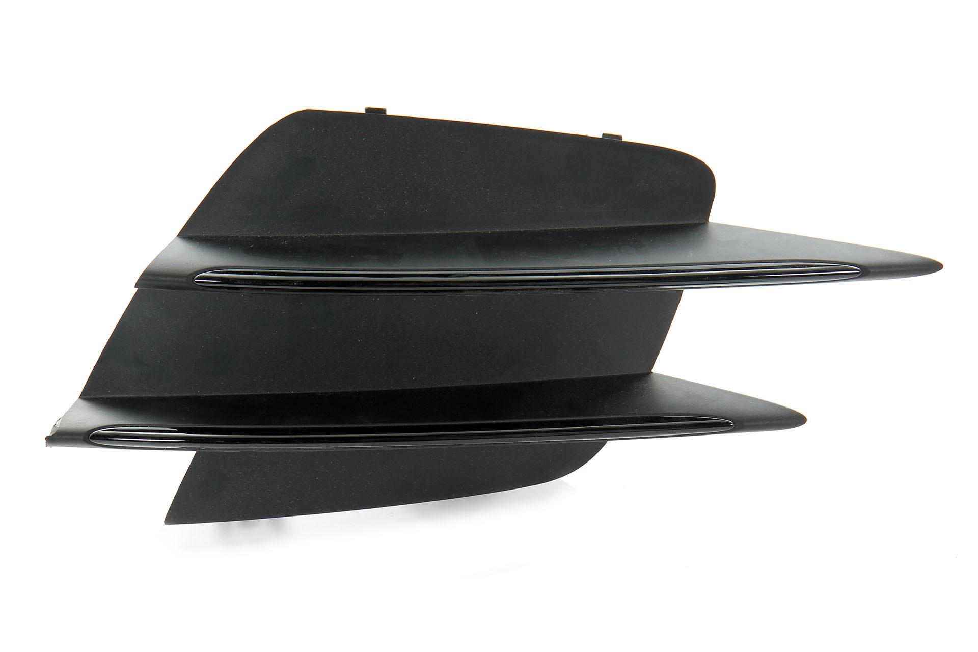 TT-1729848569231345369_A Mercedes W205 C AMG Sport Gloss Black Stripes Depan KANAN 2058857502 - Image 1
