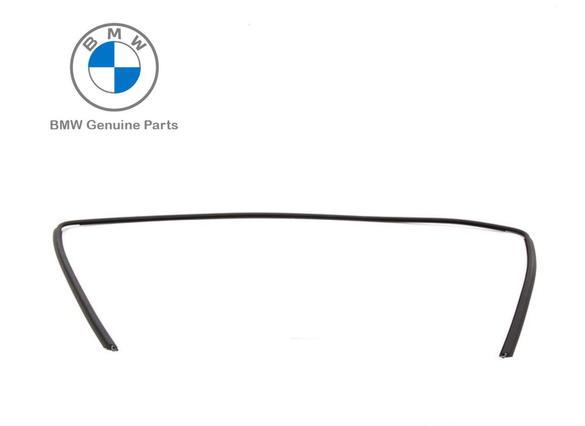 51318196166_A Original BMW E46 Rubber Seal Karet Lis Kaca Belakang Atas Samping - Gambar 1