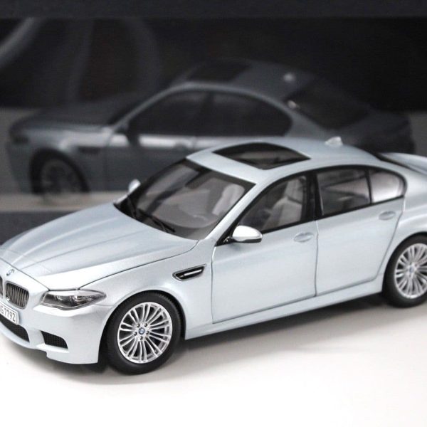 1:18 Original BMW F10 M5 Silver Blue Miniatur Diecast Paragon