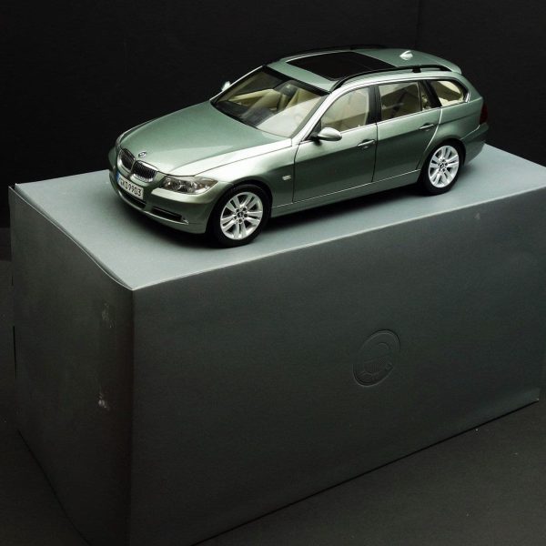 BMW E91 330i Touring Artic Silver Original BMW Miniature Diecast 1:18