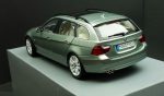 BMW E91 330i Touring Artic Silver Original BMW Miniature Diecast 1:18 - Gambar 4