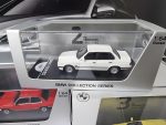1:64 BMW 50 Years of 3 Series Collections 7 Generations Diecast Miniatur Display Box E21 E30 E36 E46 E90 F30 G20 - Gambar 7